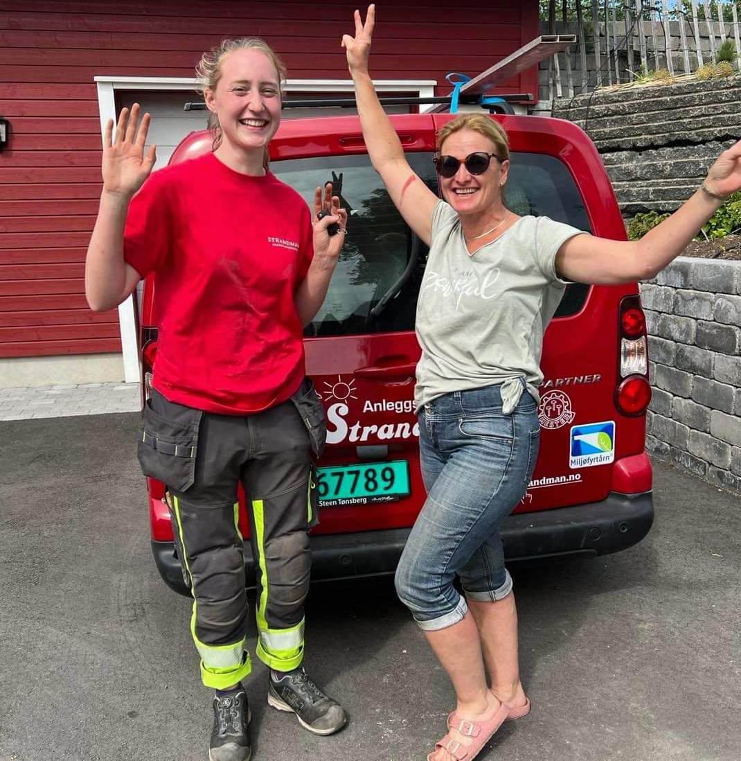 2 received 1115108446022515