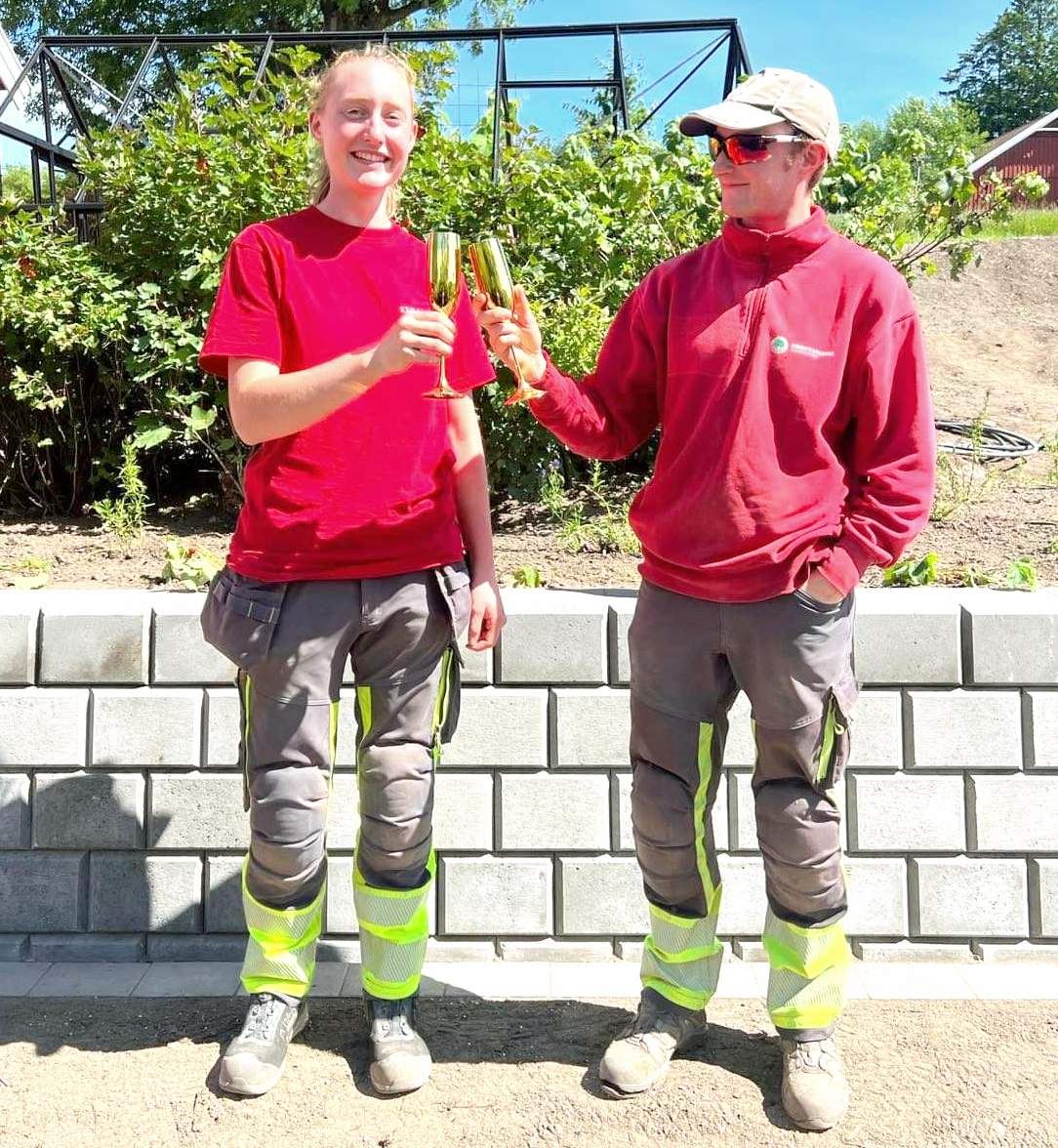 3 received 725040992061055